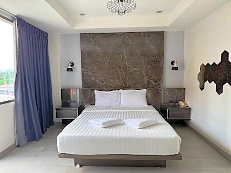 Superior - 2 Adults, 1 Child