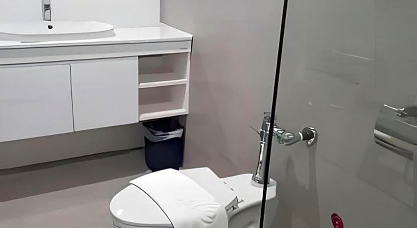 Travelite Hotel Legarda