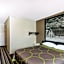 Super 8 by Wyndham Richlands/Claypool Hill Area