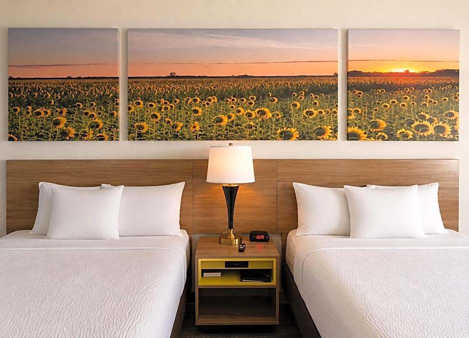Days Inn by Wyndham Topeka