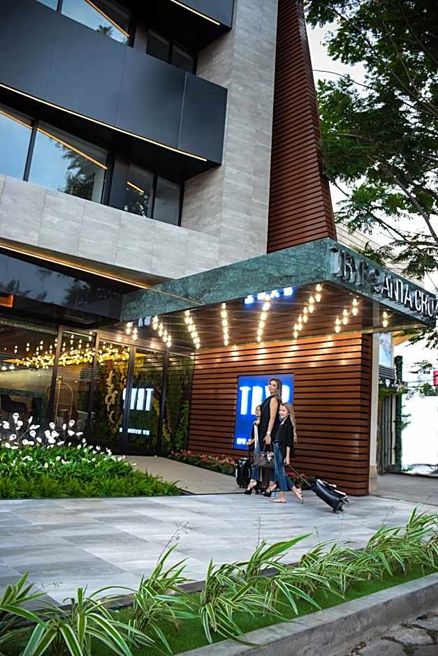 TRYP by Wyndham Santa Cruz