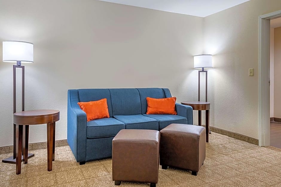 Comfort Suites Savannah Gateway I-95