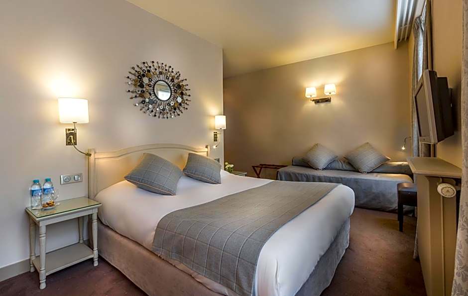 Photo 1 of 5 of Triple Room