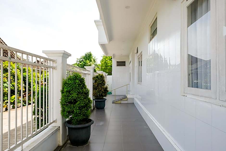 RedDoorz @ Griya Martha Sumber Solo