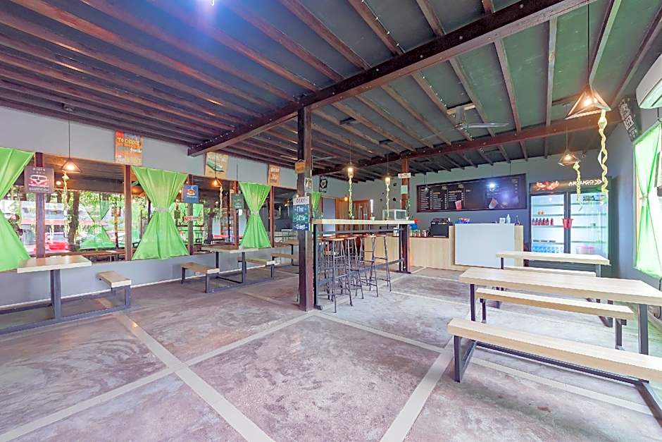 Urbanview Hotel Tropical Ketapang by RedDoorz