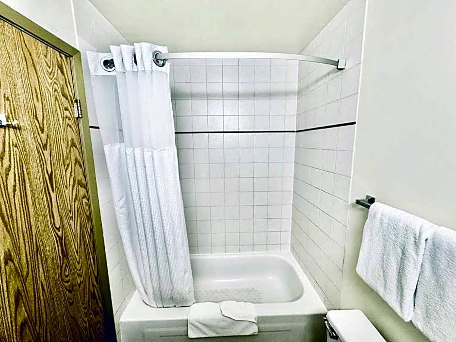 Super 8 by Wyndham Slave Lake AB