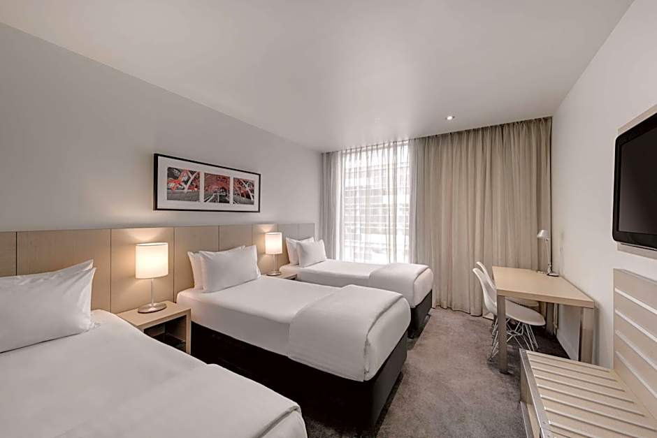 Travelodge Hotel Melbourne Docklands