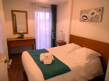 One Bedroom Apartment