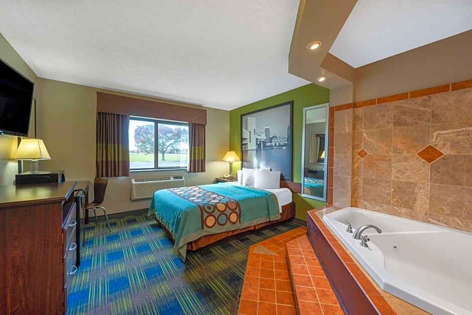 Super 8 by Wyndham Cleveland