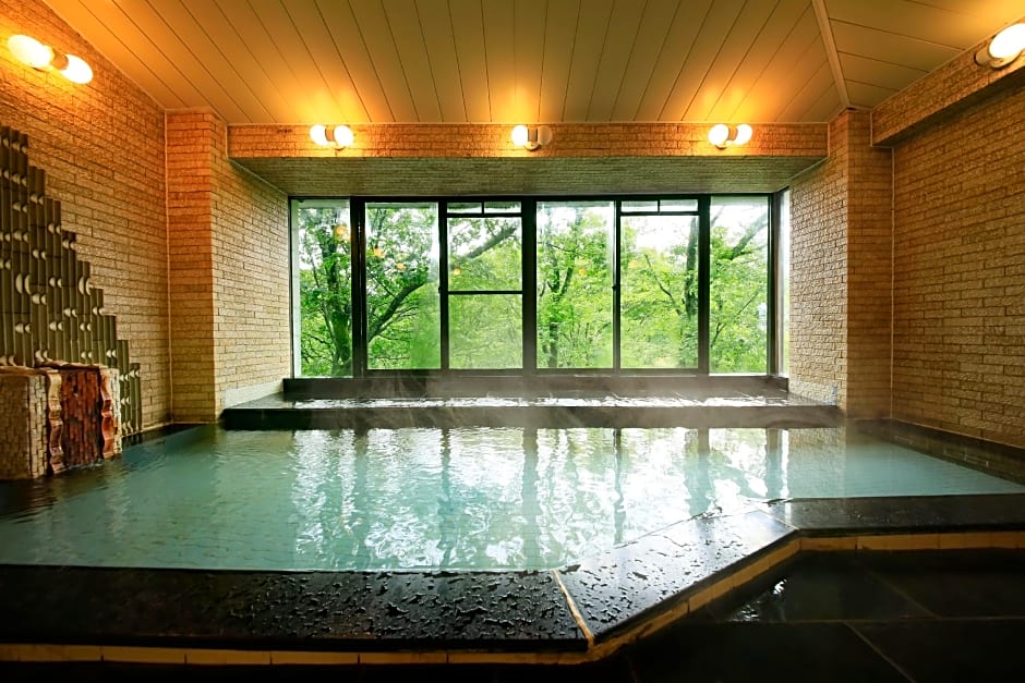 Izu Ippeki lake lakeside terrace