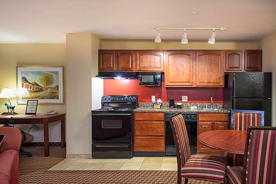 Clarion Collection Arlington Court Suites Hotel