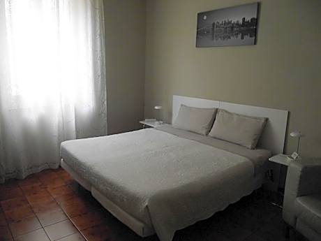 Large Double or Twin Room