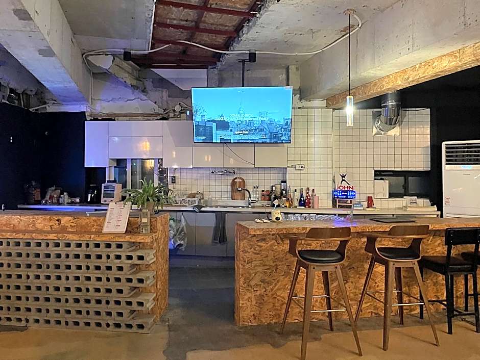 H. Moment Hotel Songjeong