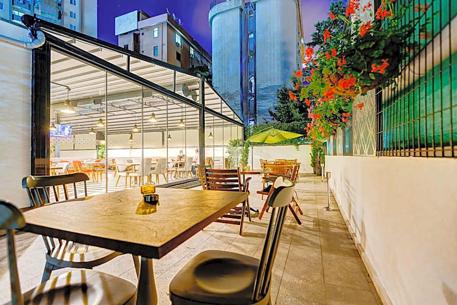 Plus Hotel Bostanci Atasehir