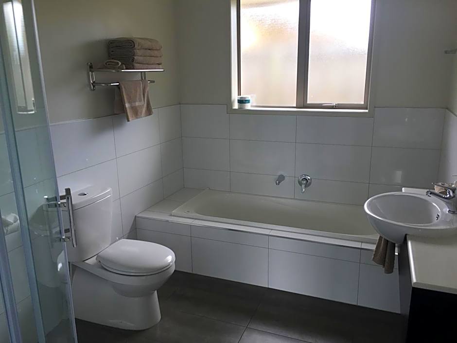 Rolleston Highway Motel