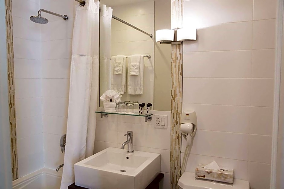 Aura Hotel Brooklyn
