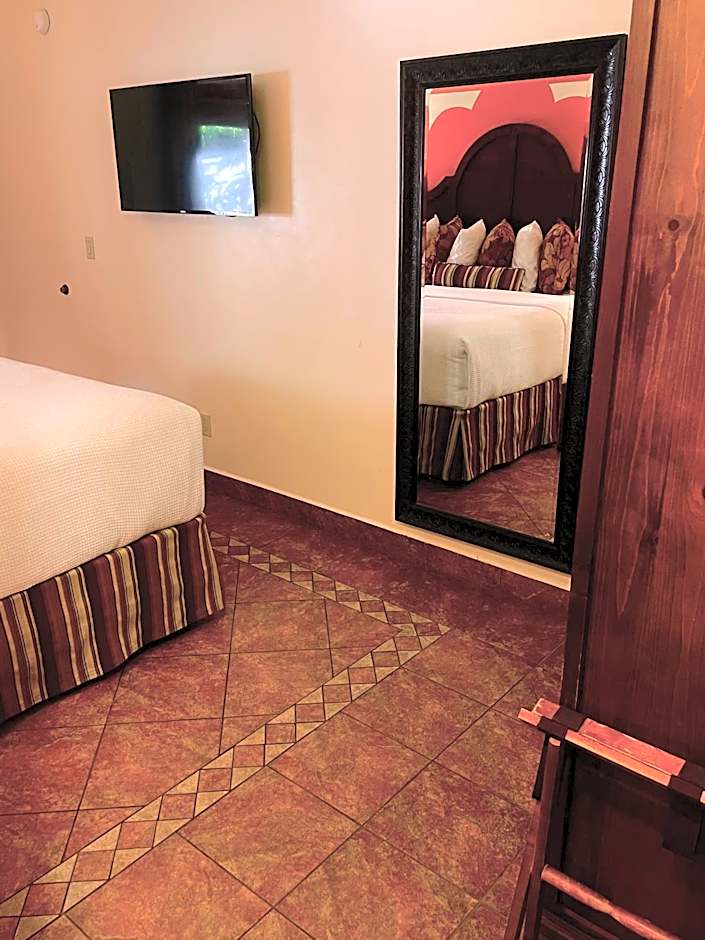 Los Arboles Hotel