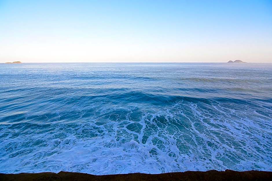 Apartamento no Morro do Maluf, frente ao mar