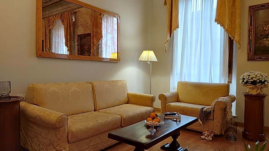 Tornabuoni La Petite Suite