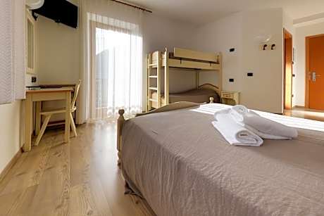 Comfort Quadruple Room