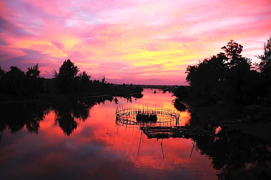 Flame Flowers Homestay