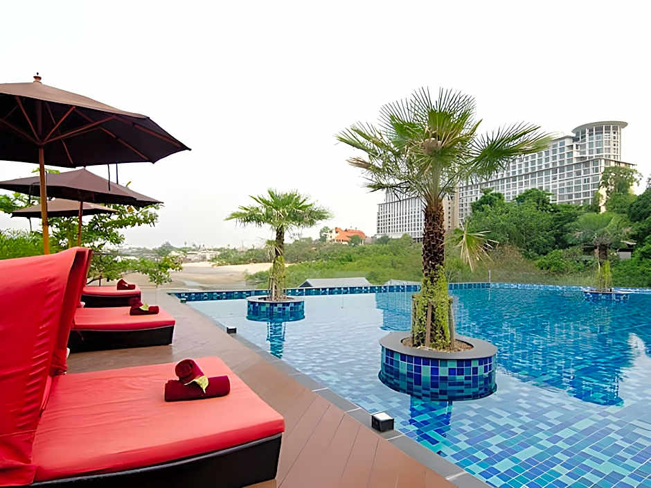 Way Hotel