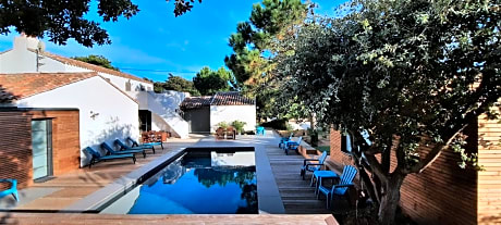 Sea-Snow Guest Houses