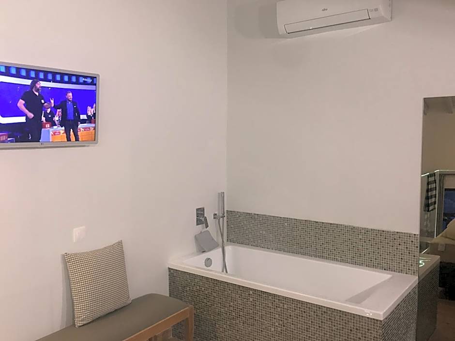 Porto Enetiko Suites