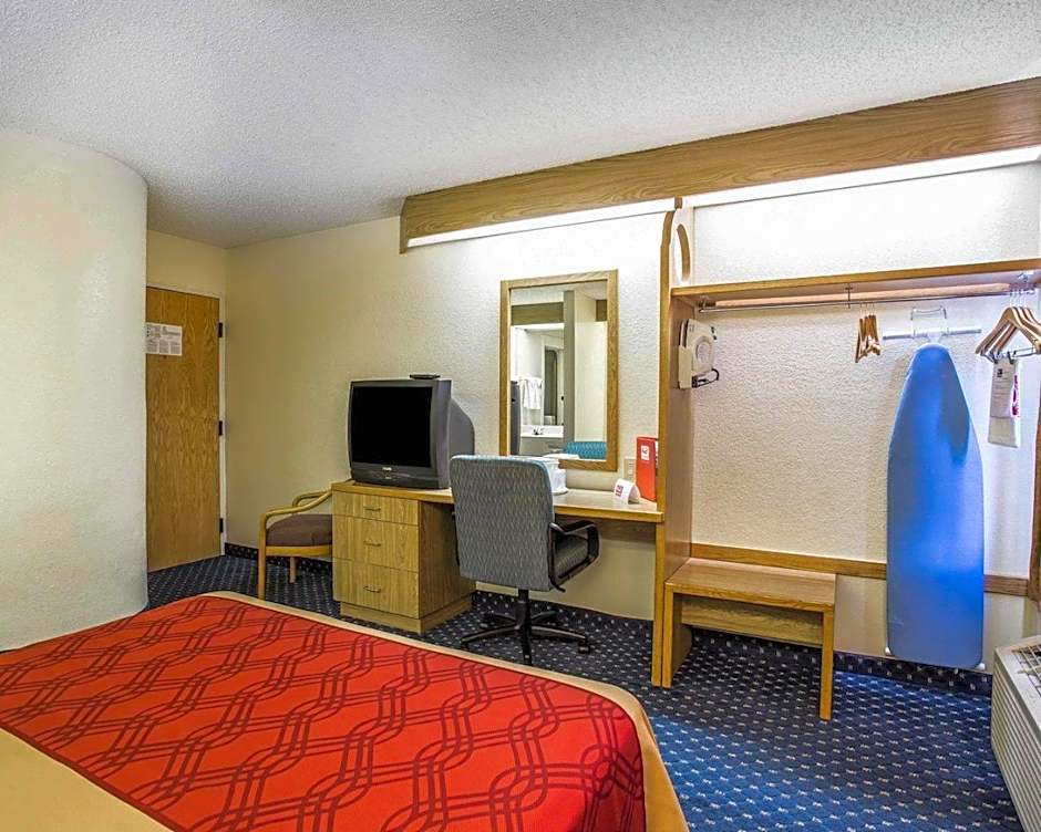Econo Lodge Denver International Airport