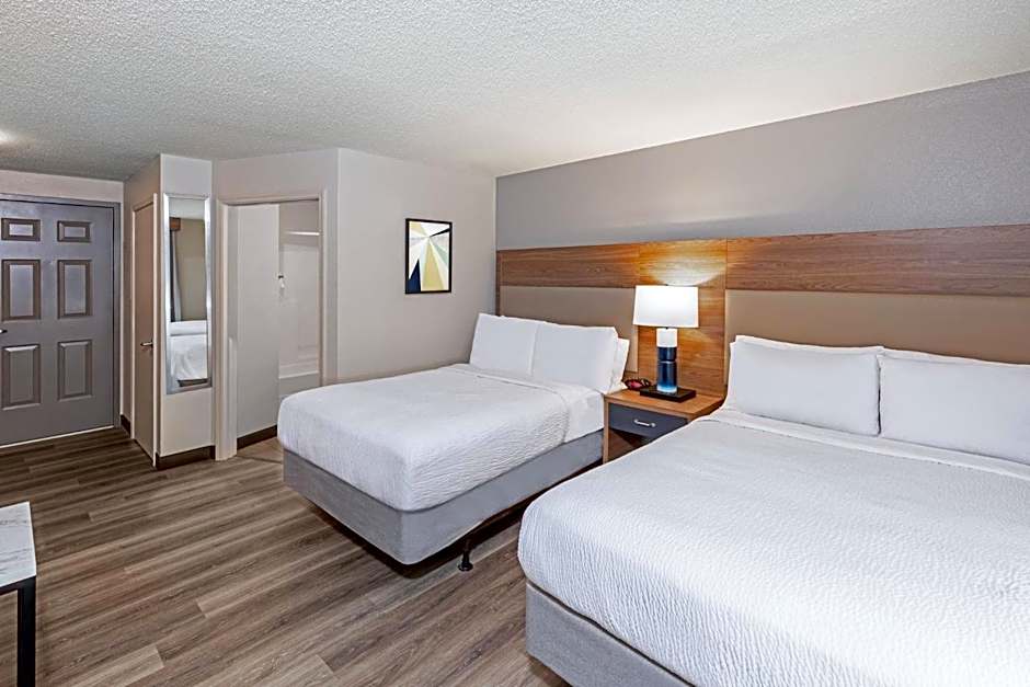 Candlewood Suites Topeka Hotel By IHG
