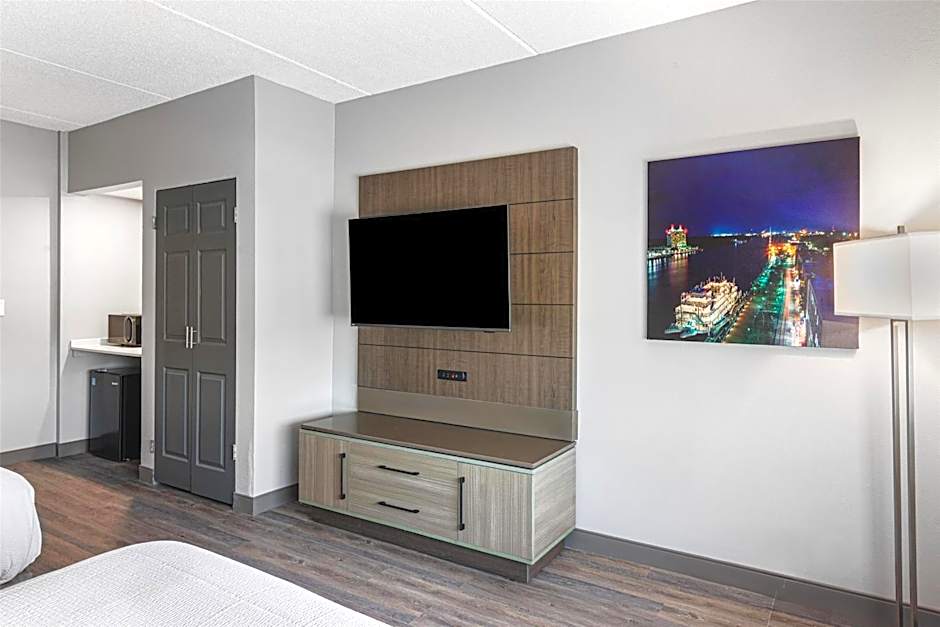 Best Western Plus Savannah Gateway