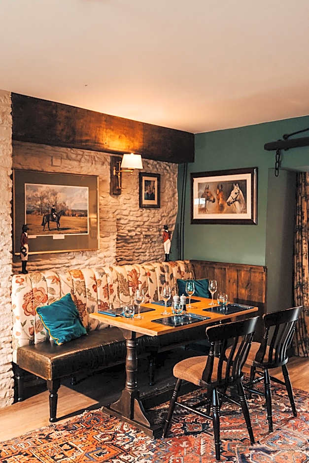 Cat and Custard Pot Inn