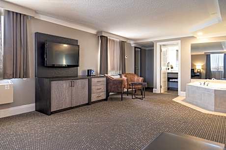 Junior King Suite