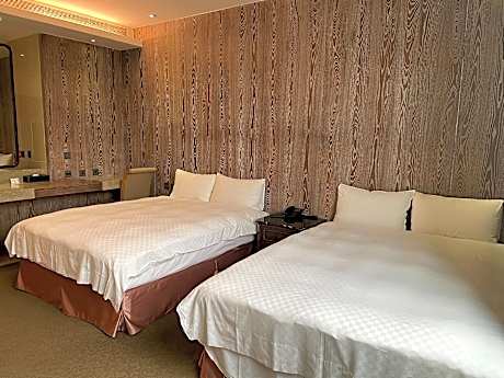 Deluxe Quadruple Room