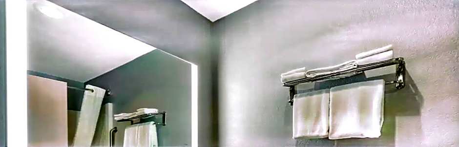 Quality Inn & Suites Manhattan