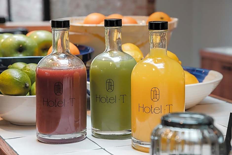 Hotel T
