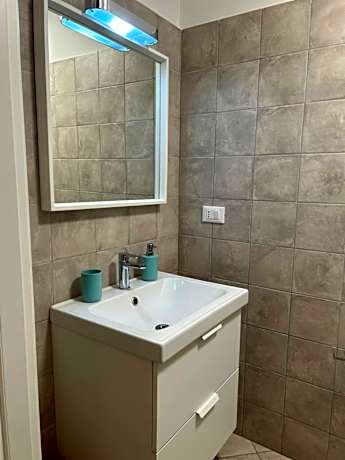 Deluxe Double Room with Side Sea View