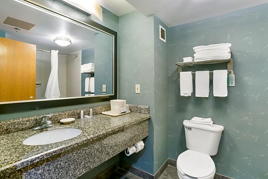 Quality Inn & Suites Bel Air I-95 Exit 77A