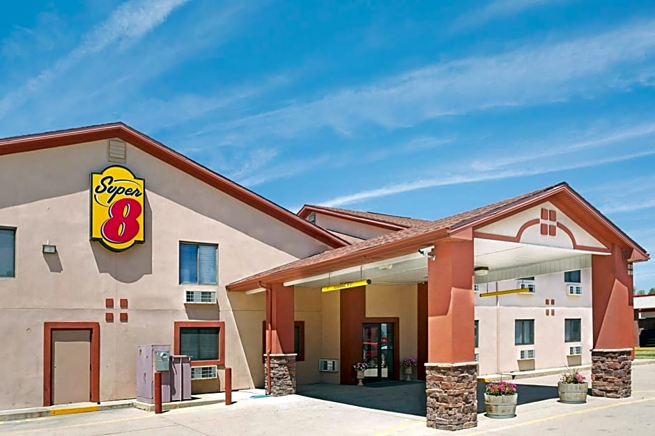 Super 8 by Wyndham Longmont/Del Camino