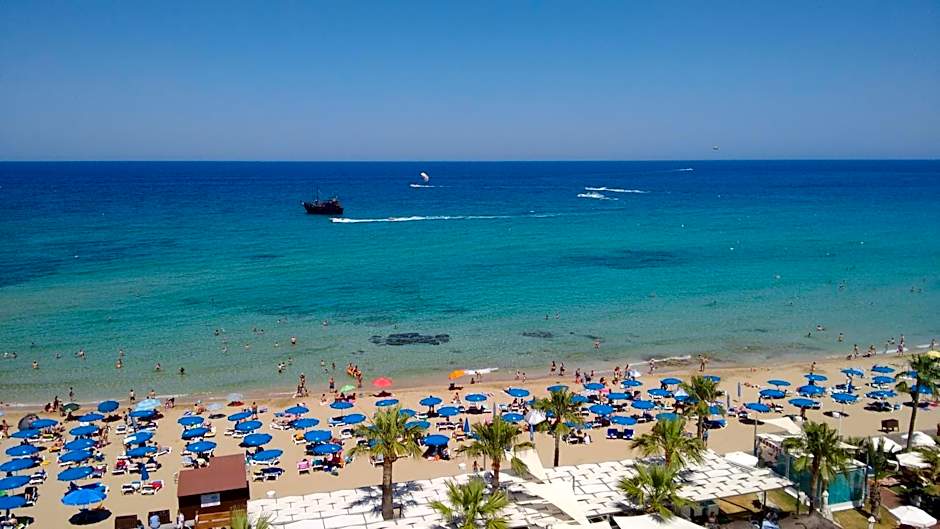 Vrissaki Beach Hotel