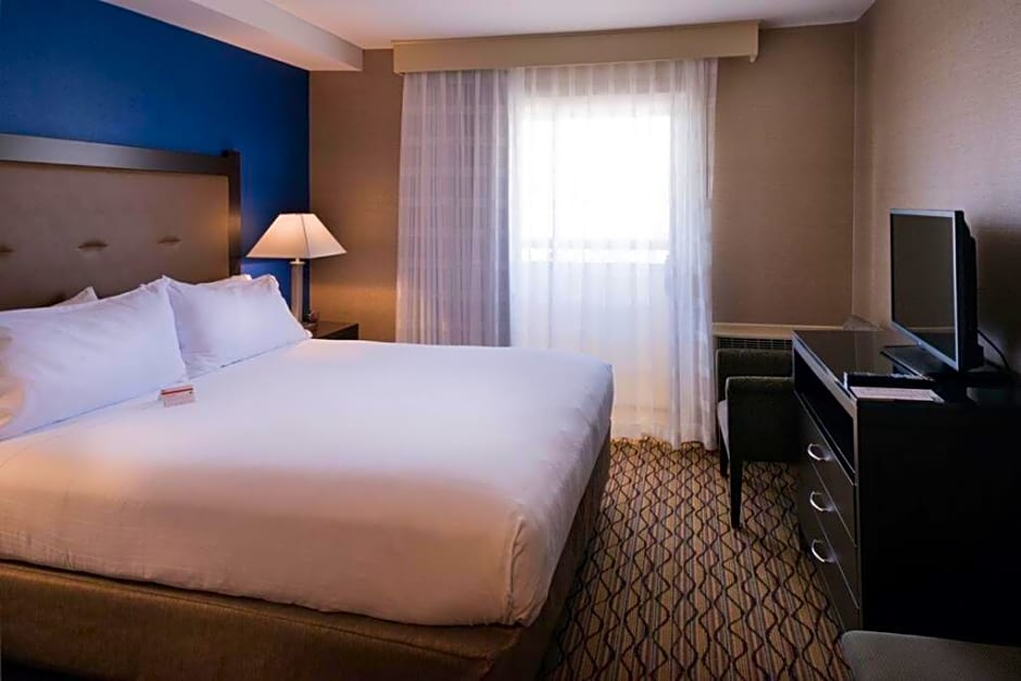 Holiday Inn Express Hotel & Suites Pasadena-Colorado Boulevard