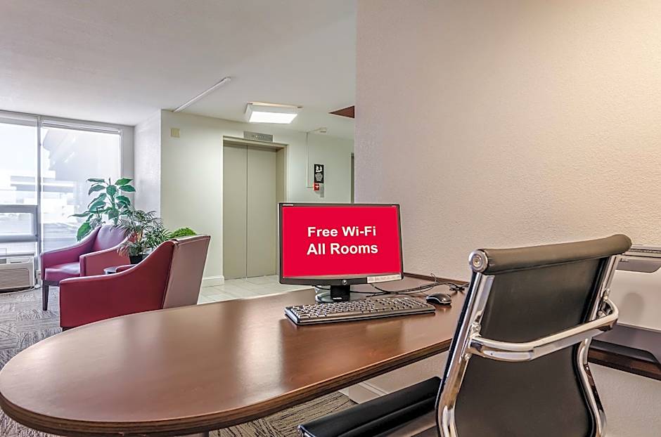 Red Roof Inn PLUS+ Wichita East