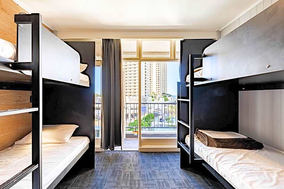 Bunk Surfers Paradise 18-35 Backpacker Hostel