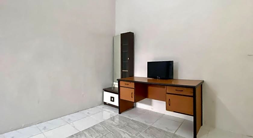 RedDoorz Syariah near RSU Sylvani Binjai