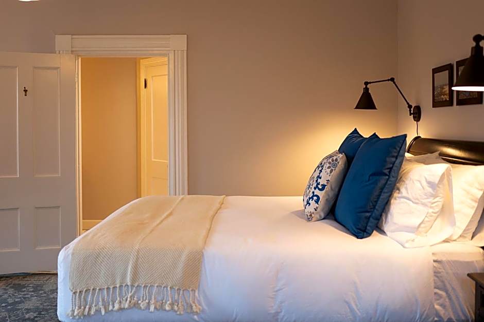 OneSixtyFive, The Inn on Park Row