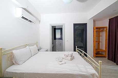 Suite with Pool View