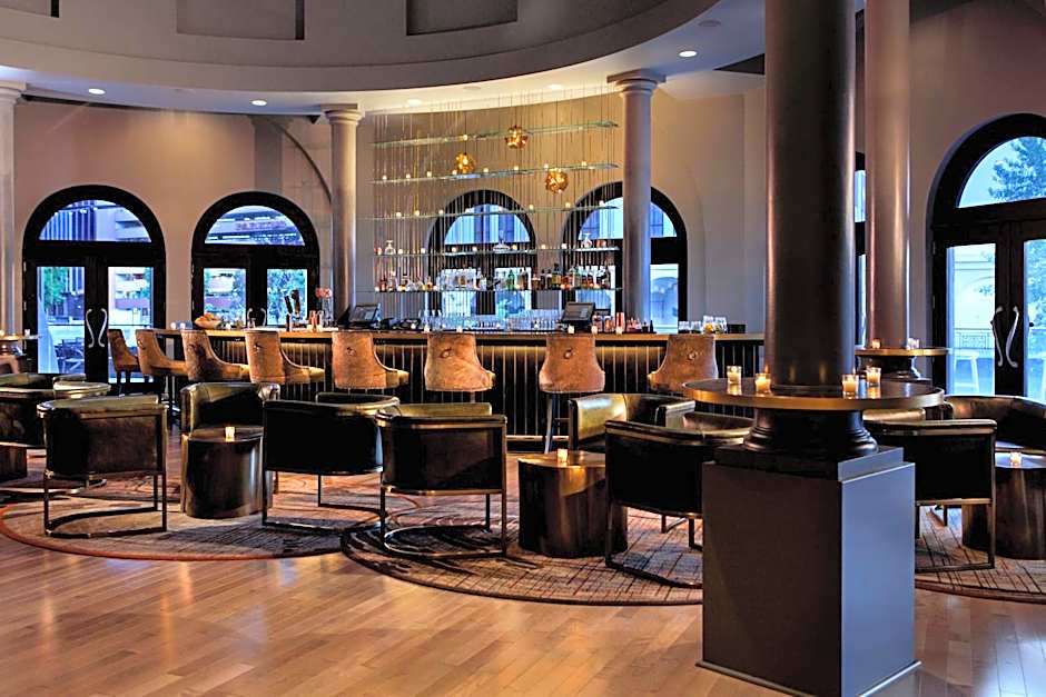 Renaissance Reno Downtown Hotel & Spa