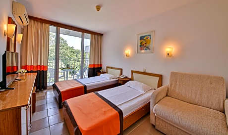 Twin Room with Park View