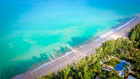 Outrigger Khao Lak Beach Resort