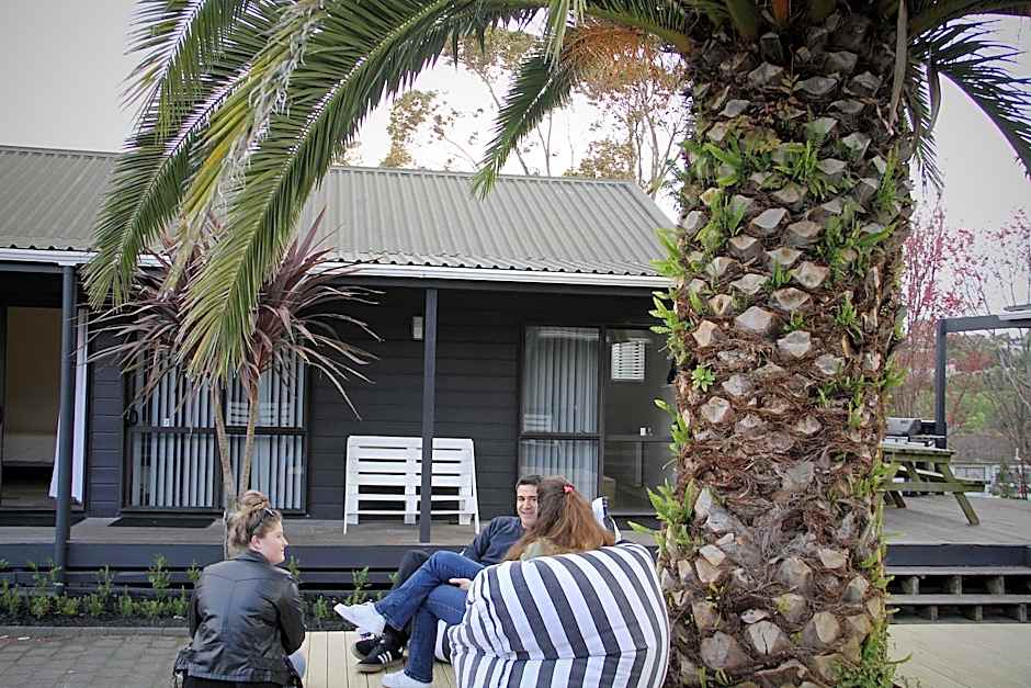 Hugo & Carters Backpackers & Motel